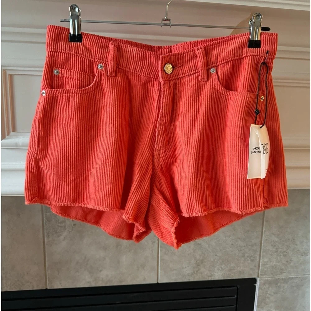 NWT Urban Outfitters BDG 100% Cotton Fray Edge Hem Corduroy Shorts Size 28